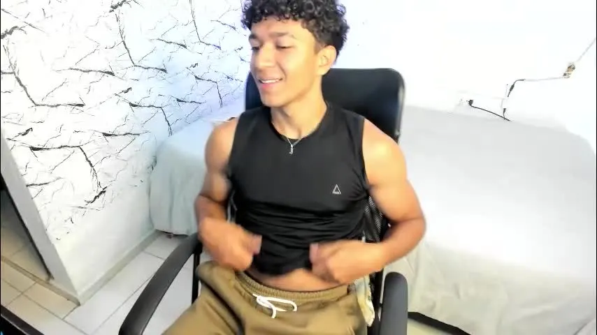 jay_aalvarez — GOAL: All nakeds [295 tokens remaining] Welcome to my room! #feet #latino #suck #new #young