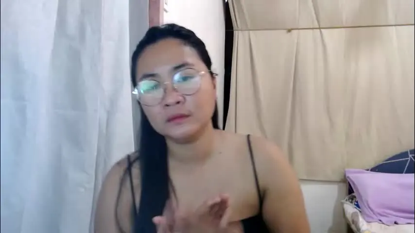 lust_thingz123 — give love :) #pinay #wife material [500 tokens remaining]