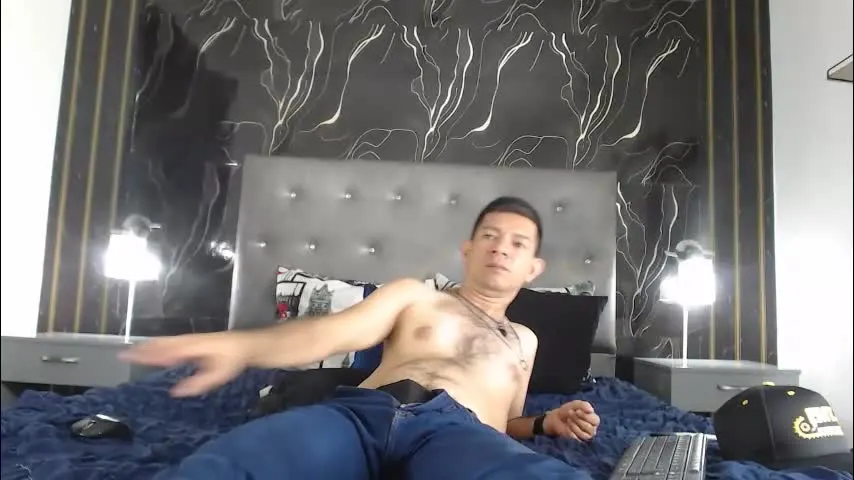 patricklovv — ❤️🔥welcome to my room ❤️ #new #gay #anal #cum ##mature [200 tokens remaining]