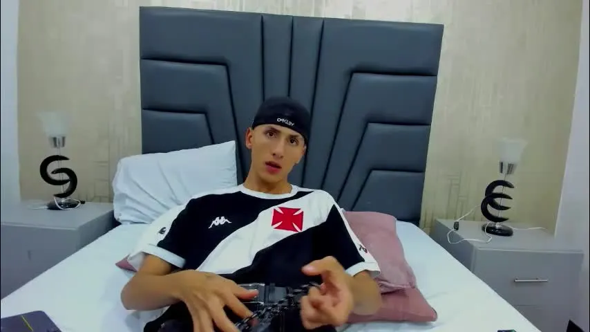 marcus_cartter — Goal: ❤️Show big cum #teen #latino #new #cum #anal - Next Goal: ❤️remove the pants