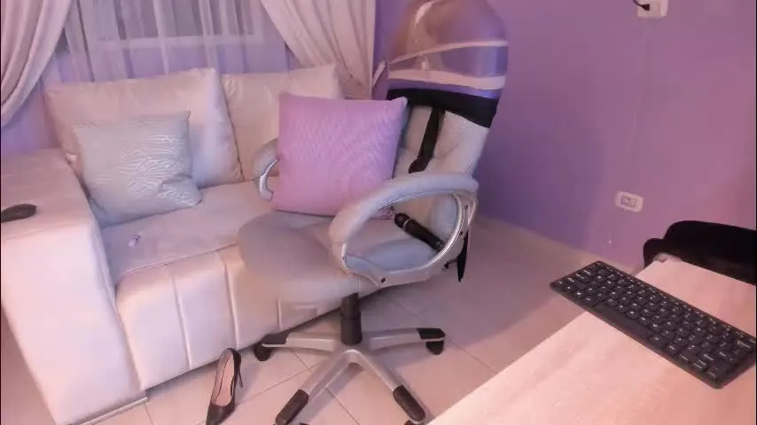 samantha_thompsoon — Lovense Lush on - Interactive Toy that vibrates with your Tips love #lovense #pantyhose #sexy #heels #latina