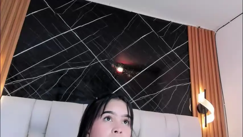 lunaa_dl — GOAL: Full naked 10 min [83 tokens remaining] Welcome to my room! #feet #bigass #smalltits #tattoo #new