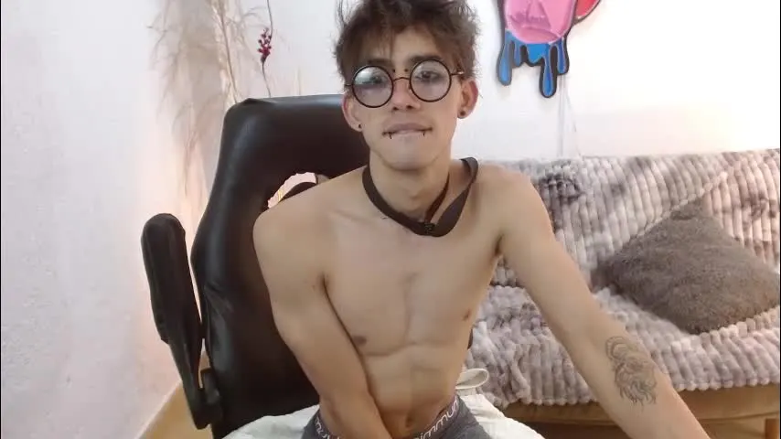 aaronbeer_ — GOAL: Oil massage chest & rub nipples [50 tokens remaining] Welcome to my room! ♥Hey hey! Type /tipmenu for fun or take me to pvt♥ #skinny #teen #twink #cum #shaved