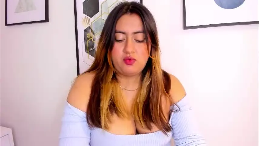 carolineejackson — GOAL: Topples [16 tokens remaining] Welcome to my room! #new #bigboobs #chubby #feet #braces