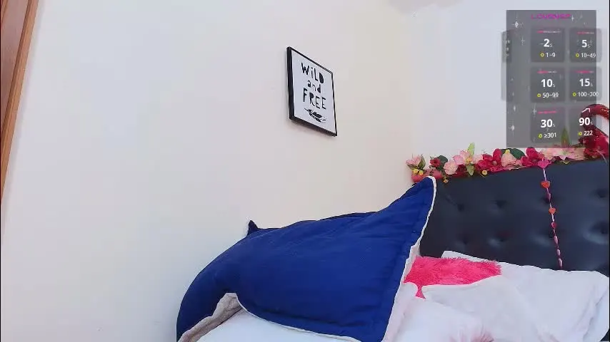 amabella_w — GOAL: 🔥 Topless tease [35 tokens remaining] Lets have fun today❤️ #hairy #hairypussy #curvy #bigass #bigboobs