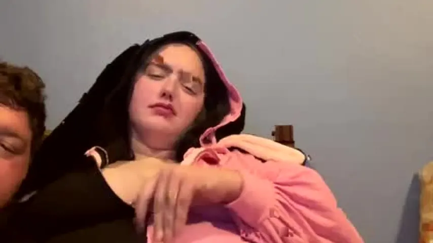 anngray04 — Give head to partner [0 tokens remaining]