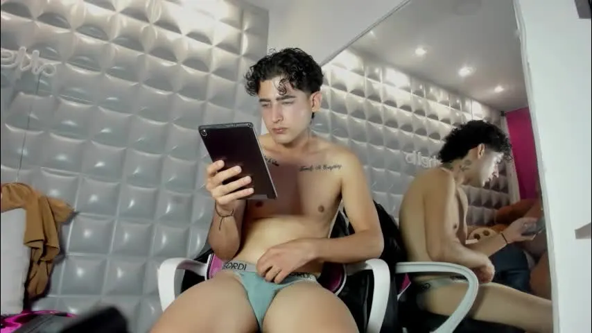 ander_sanchez — FINGER ASS AND MASTURBATION - ORGASMS [555 tokens remaining] #new #latina #ass #18 #feet