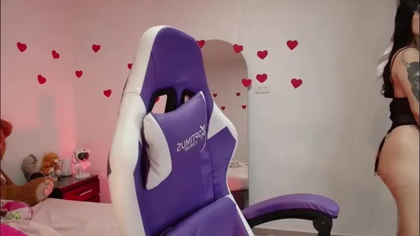 ariianasmiit — Welcome to my room! - Goal: My first Goal [300 tokens left] null