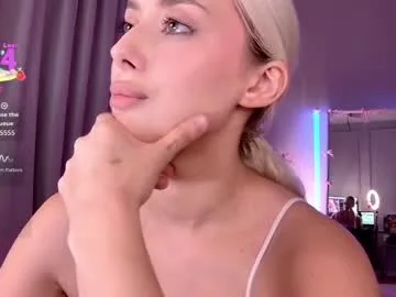 7loren_wood7 live stage
