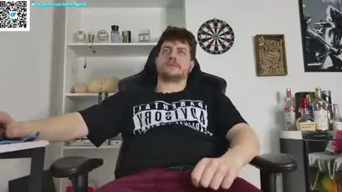 Live thumbnail for aaronlegend