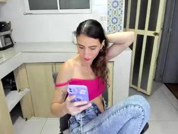 abbyhowlland live stage