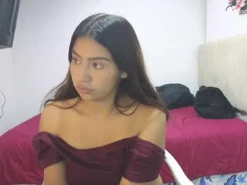 adelein_foxxx live stage