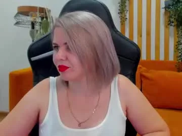 adeleravelle live stage