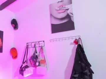affectionate_couple_xxx live stage