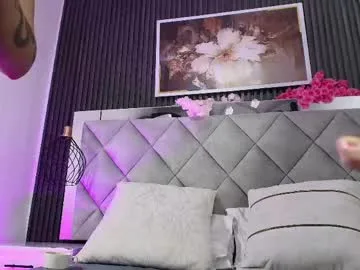 aitana_petite_ live stage