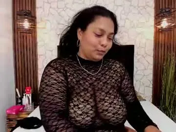 alexia_gomezz live stage