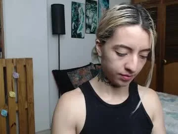 alicee_logan_ live stage