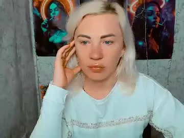 alinafrey_ live stage