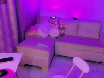 alissa_howard live stage