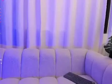 ana_fox__ live stage