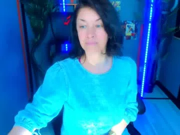 ana_mills live stage