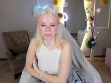 angel_tessa live stage