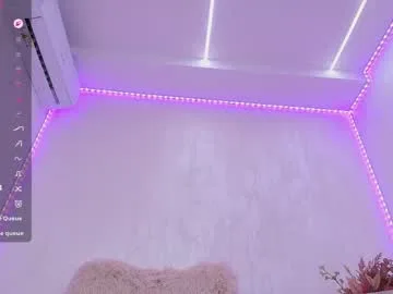 anna_lewis live stage