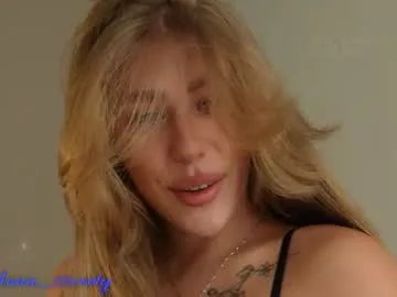 anna_ssweety live stage