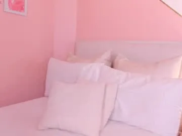 anna_whitee_ live stage