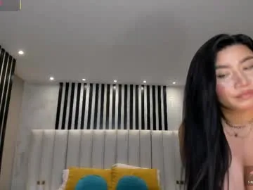 annievelour live stage