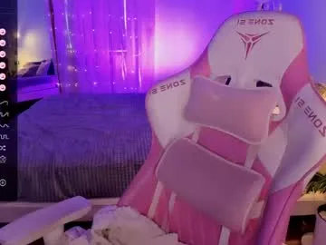 anyataylorr live stage