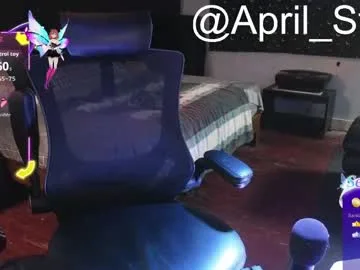 april_show_her live stage
