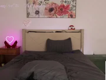 ari_lovexo live stage
