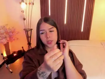 ariianabaker live stage