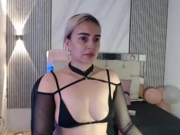 ashley__tylor live stage