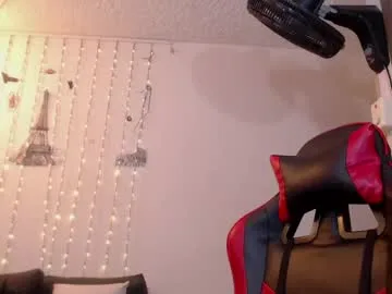 ashley_prg2 live stage