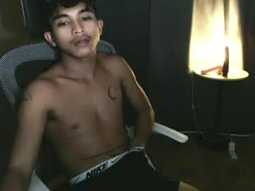 asian_hunk_moreno live stage