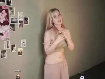 auroremanaugh live stage
