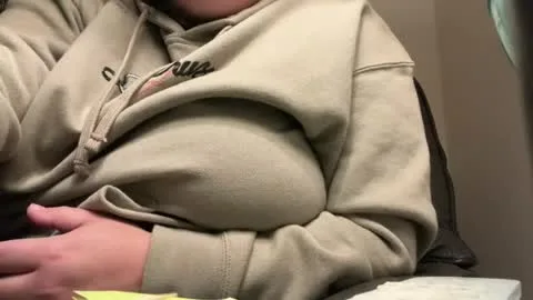 Live thumbnail for babesbubbles