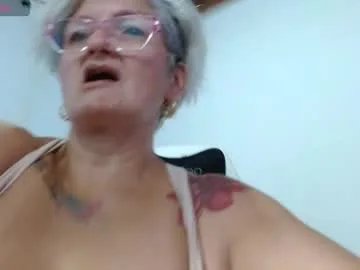 bety_cum3 live stage