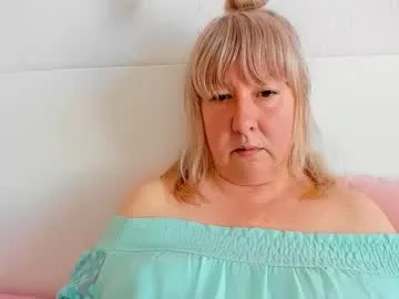 blonde_angel20 live stage