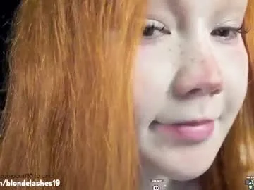 blondelashes19 live stage
