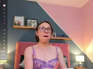 camille_eyes live stage