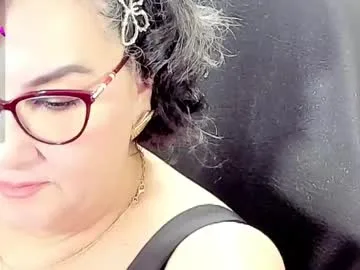 cataleya_mom_ live stage
