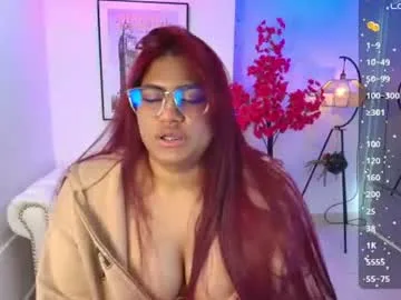 charlotte_stoonee live stage