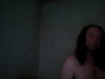 chilnnaked live stage
