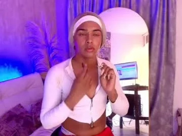 chloe_bronze live stage