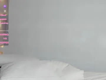 chloe_cortez live stage