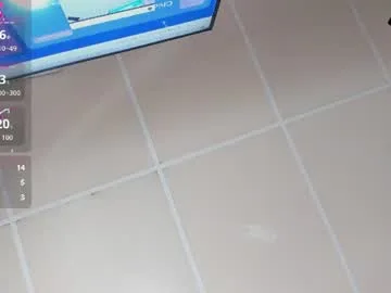 chloe_ht live stage