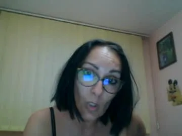 chloe_mattew live stage